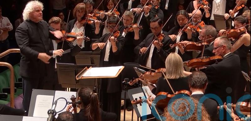London Symphony Orchestra perform national anthem in tribute to the Queen