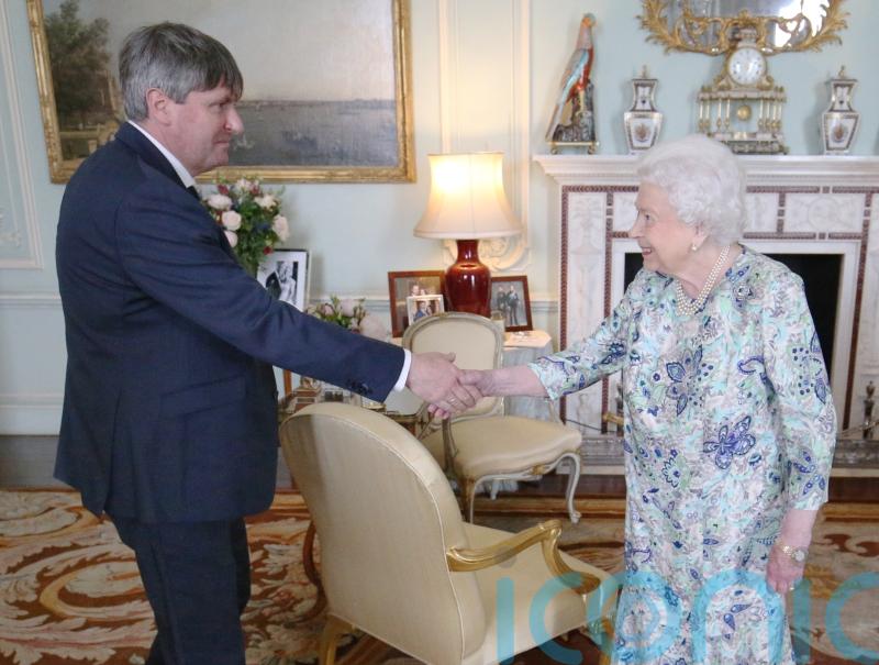 Poet Laureate Simon Armitage marks death of Queen with poem