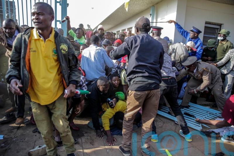 Scores injured after crush at inauguration of Kenya president