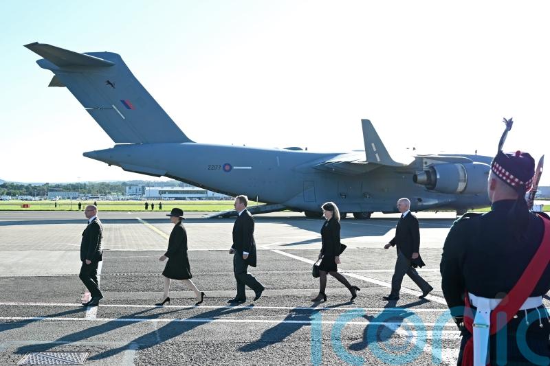 Nearly six million attempt to follow Queen’s coffin on flight tracking website