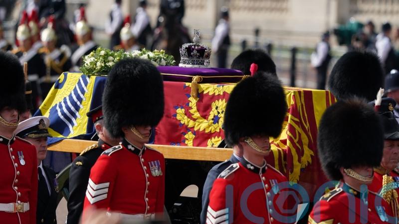 Queen leaves Buckingham Palace for last time before lying in state