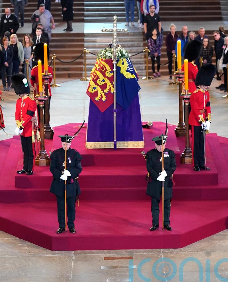 Two Cabinet ministers take part in vigil at Queen’s coffin