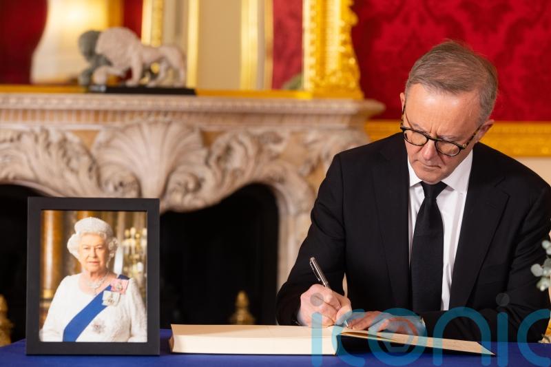 Australian and New Zealand PMs field constitutional questions during UK visit