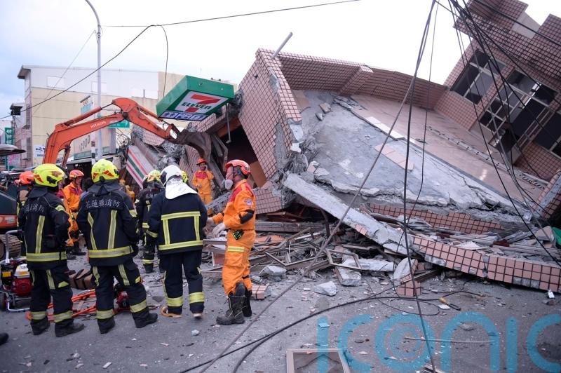 Stranded tourists safe as repairs begin after Taiwan quake
