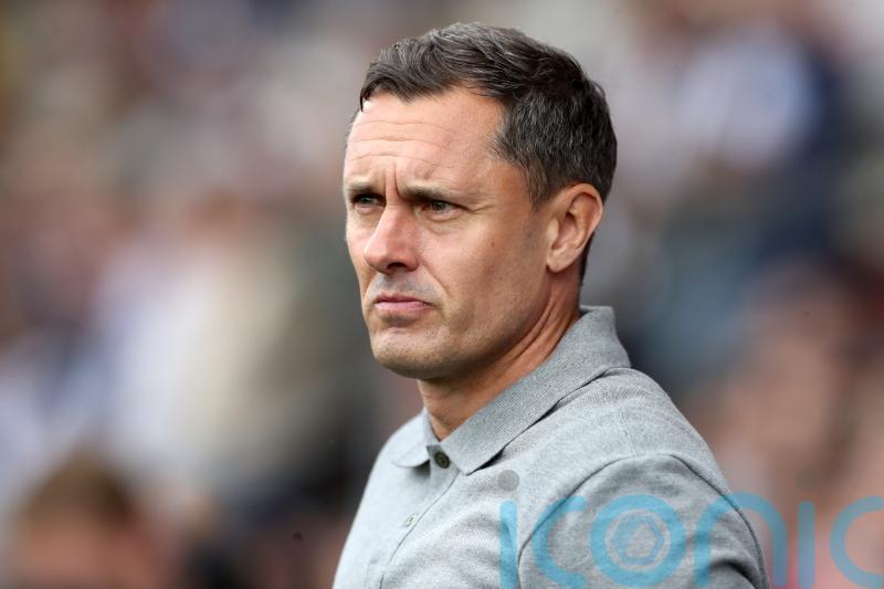 Paul Hurst set to ring the changes as Grimsby prepare to host Mansfield