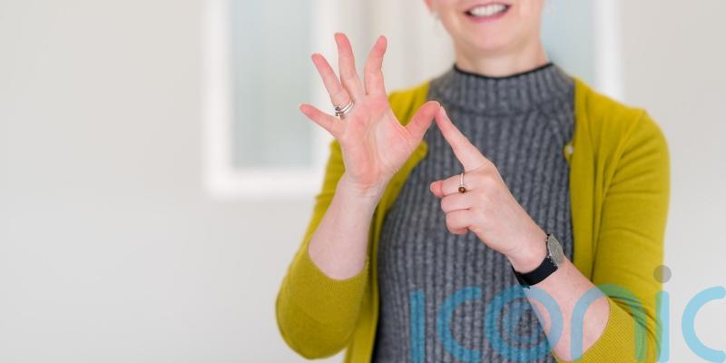 Edinburgh universities unite in pledge to improve British sign language provision