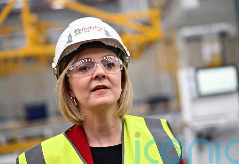 Liz Truss plans to loosen immigration rules in bid for growth