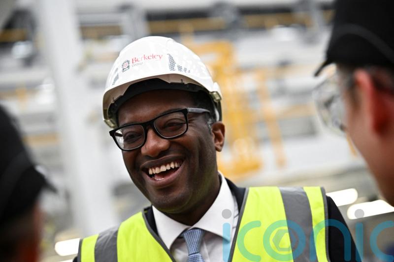 Labour accuses Kwasi Kwarteng of ‘fanning flames’ of falling pound