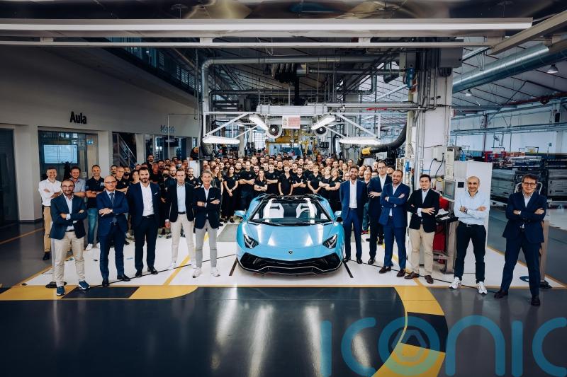 Final Lamborghini Aventador rolls off the production line