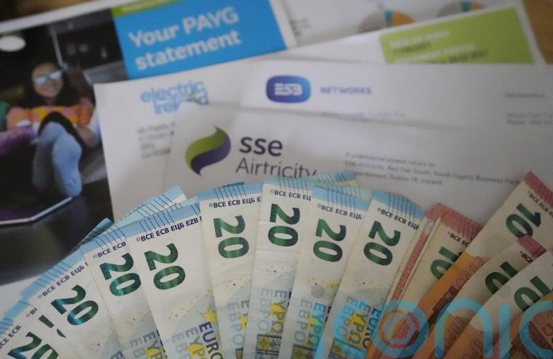 BUDGET 2023: Electricity credits worth €600 ‘not enough to survive the winter’