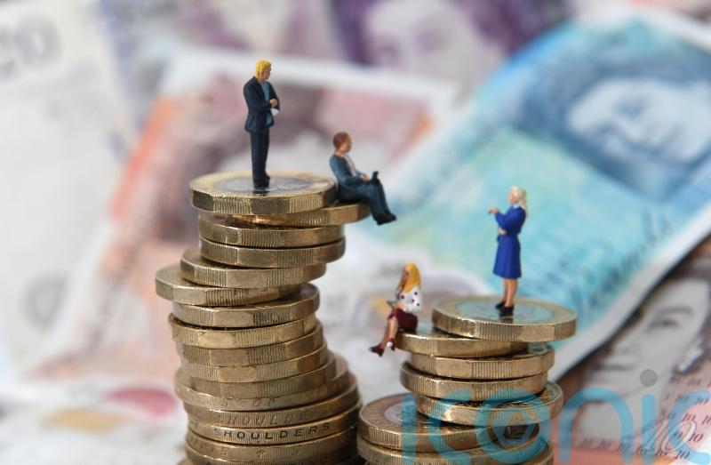 Only 11% ‘entirely trust’ UK Government for financial advice, survey finds
