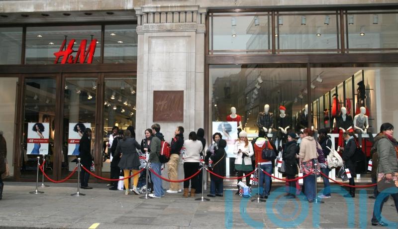 H&M to cut costs by £160m as it takes hit from inflation and Russia exit