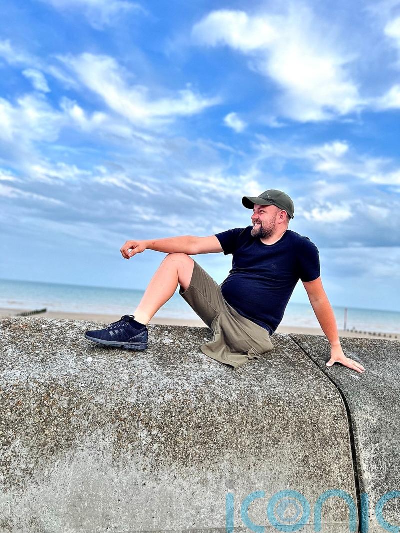One-legged builder who lost his limb to cancer spreads hope to other amputees with joyful TikTok dance videos