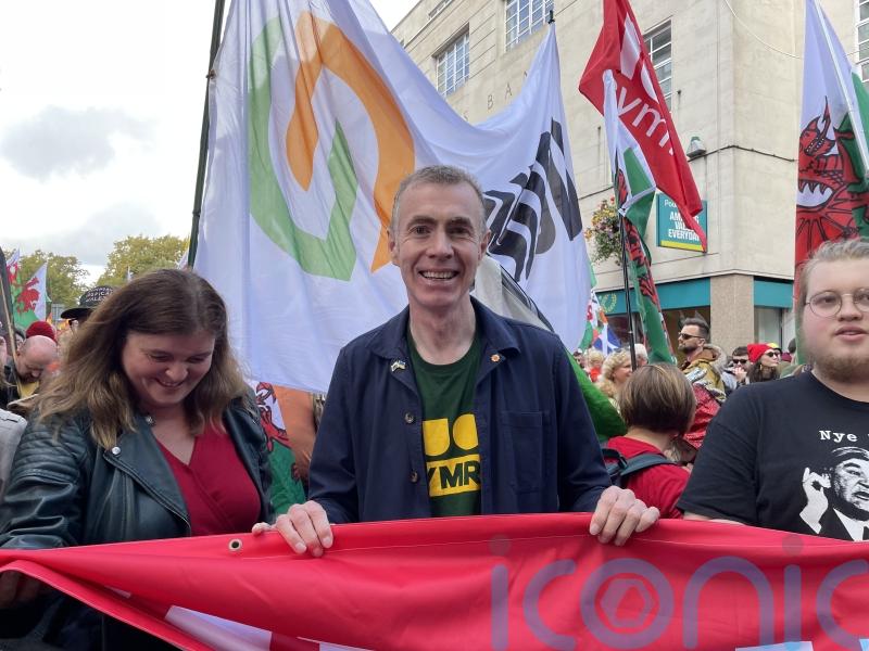 Thousands join march calling for Welsh independence