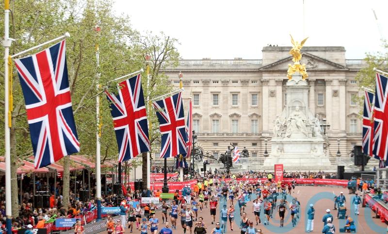 Showers unlikely to dampen spirits of 50,000 runners taking on London Marathon