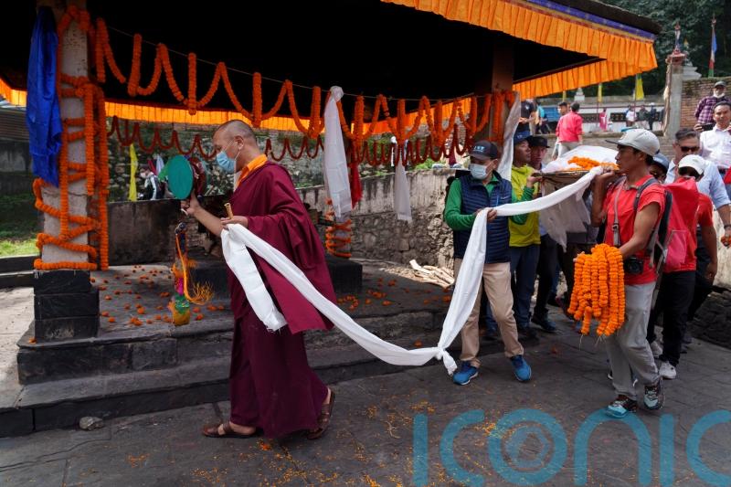 US extreme skier killed in mountain plunge given traditional Nepalese funeral