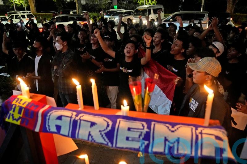 Football world reacts to disaster at Indonesian stadium