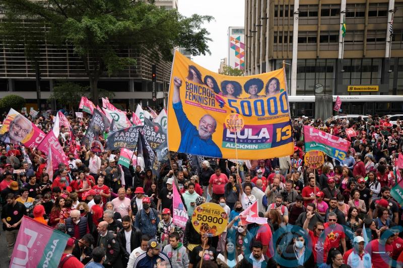 Brazilians vote in highly polarised election