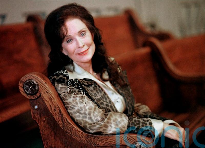 Loretta Lynn, coal miner’s daughter and country queen, dies