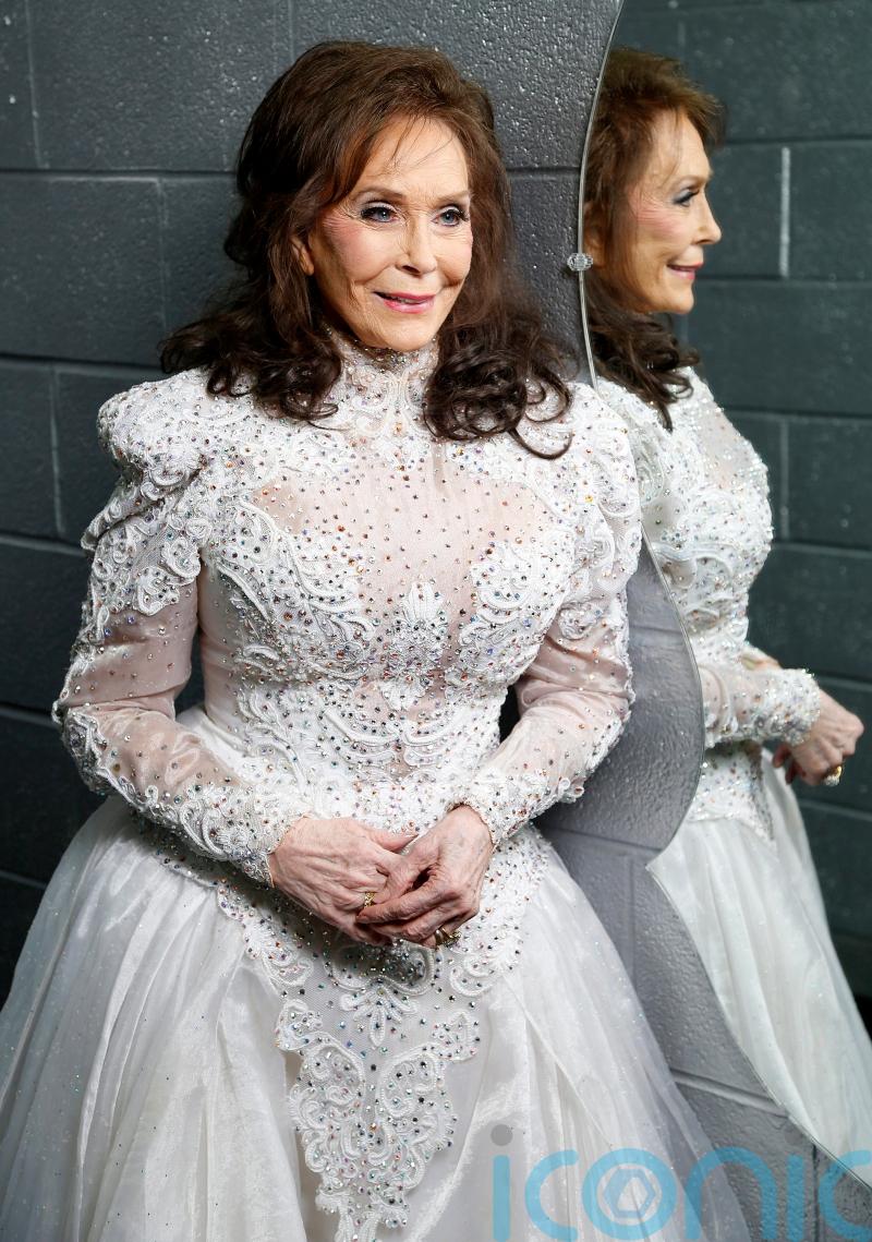 Dolly Parton leads tributes to ‘wonderful talent’ of country singer Loretta Lynn
