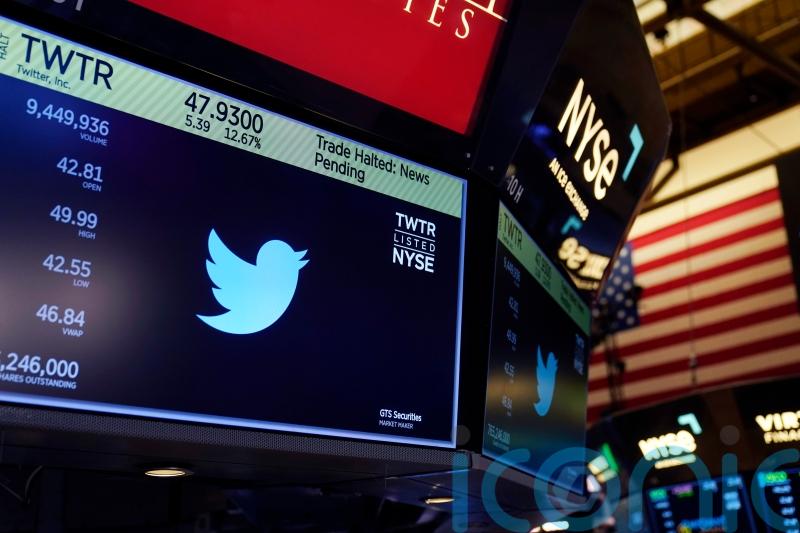 Musk offers to end legal fight and pay 44bn dollars to buy Twitter