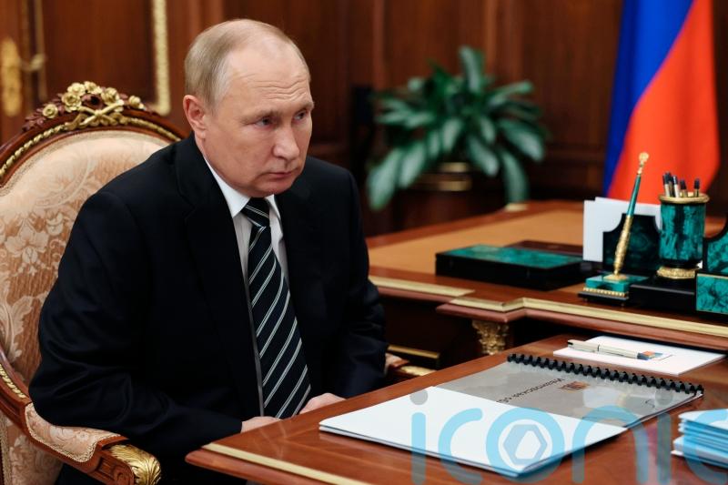 Putin signs annexation of Ukrainian regions as losses mount