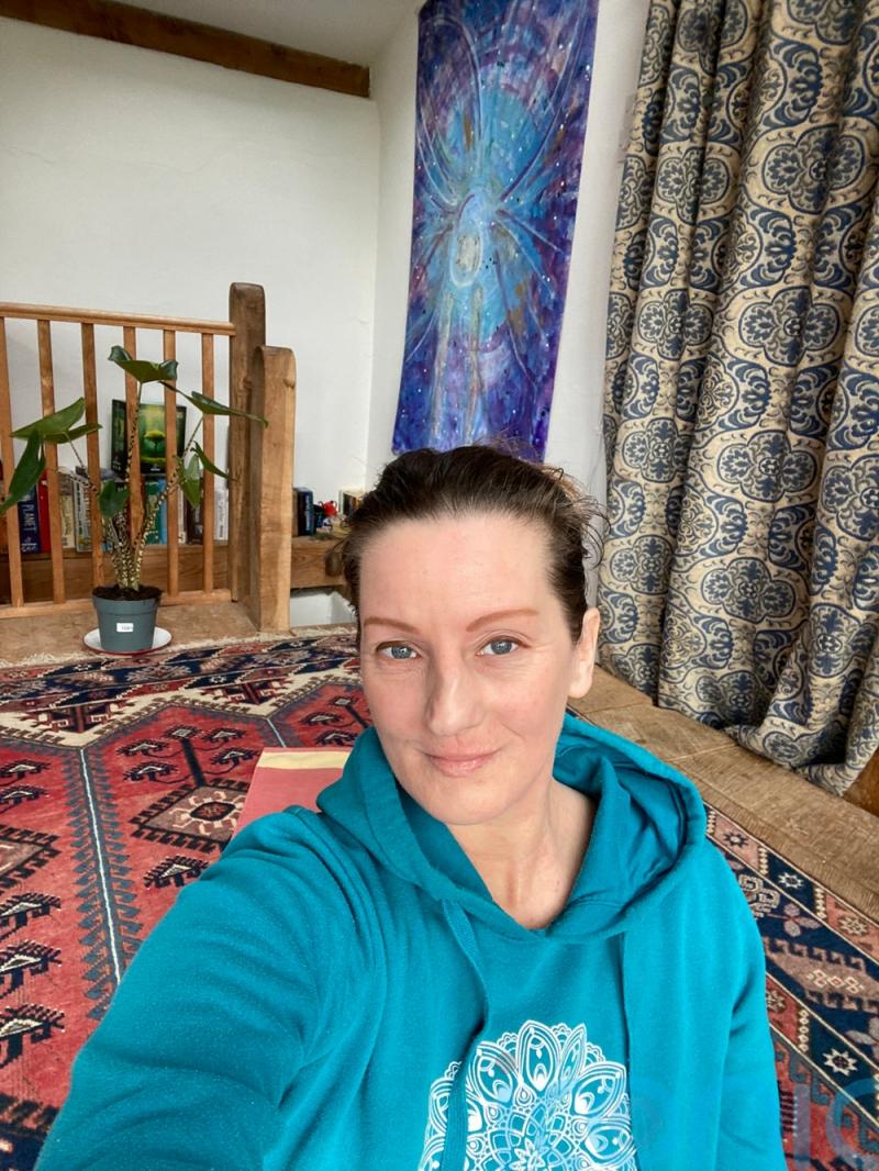 Nomadic mum who gave birth in a converted van and narrowboat escapes cost-of-living crisis by house-sitting for free