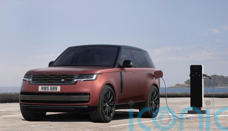 Jaguar Land Rover teams up with Plugsurfing for new electric charging service