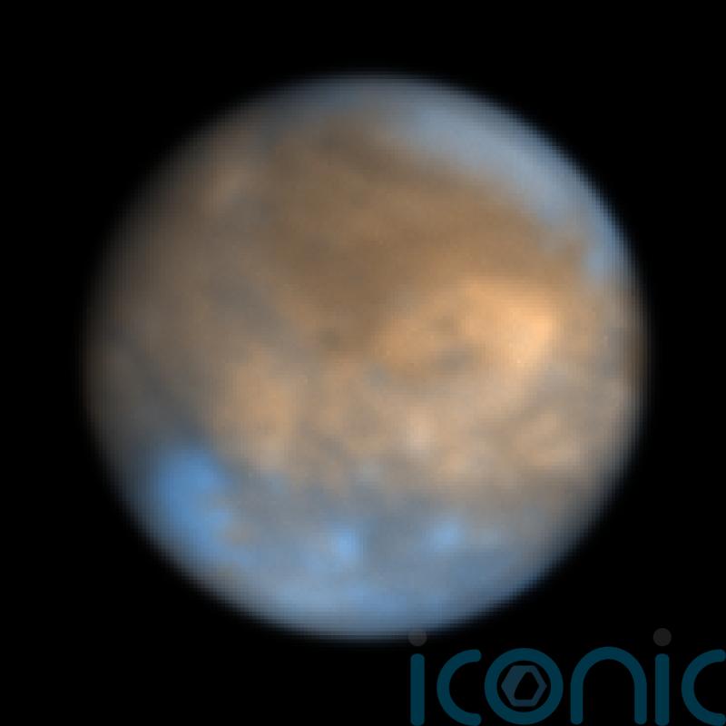 Sharpest Earth-based images of Europa and Ganymede reveal their icy landscape