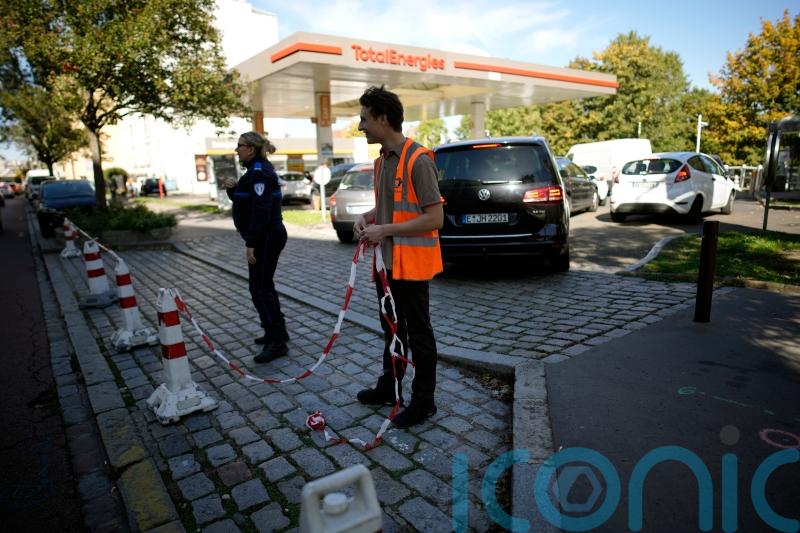 French government orders workers to ensure fuel supplies