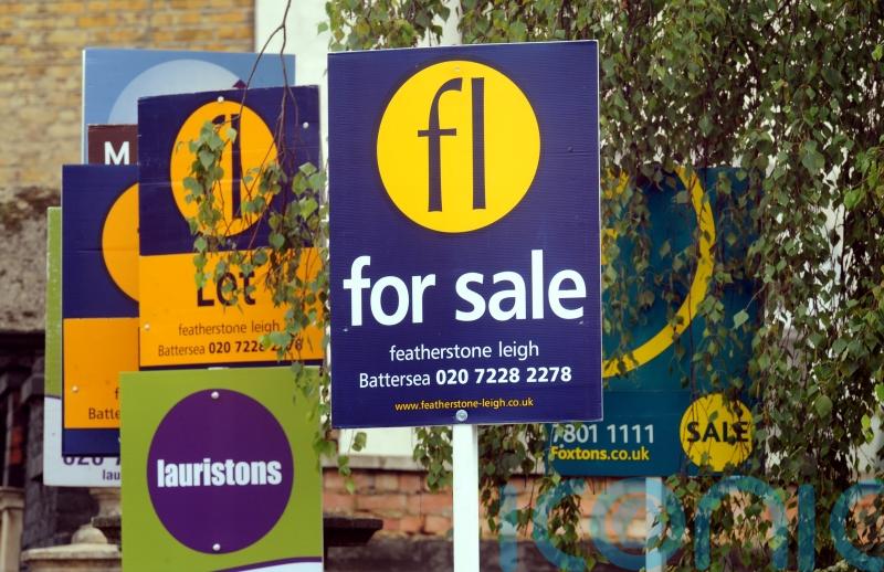 More households and businesses expected to default on loans in coming months
