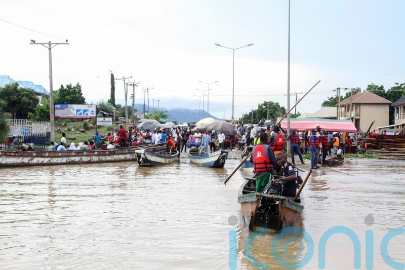 Nigeria races to assist flood victims as death toll tops 600