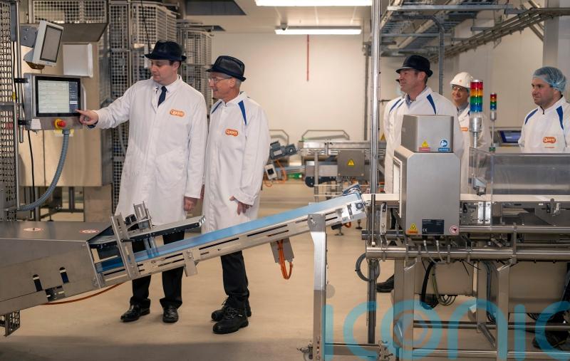 Quorn factory workers to begin all-out strike in pay row