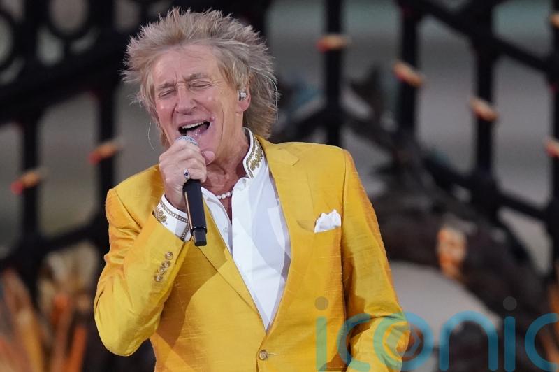 Sir Rod Stewart to dedicate anti-war song to Ukraine during upcoming tour
