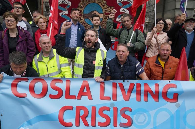 Council industrial dispute at an end as pay talks are concluded