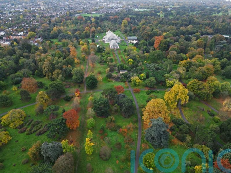 Above-average temperatures to continue over final October weekend