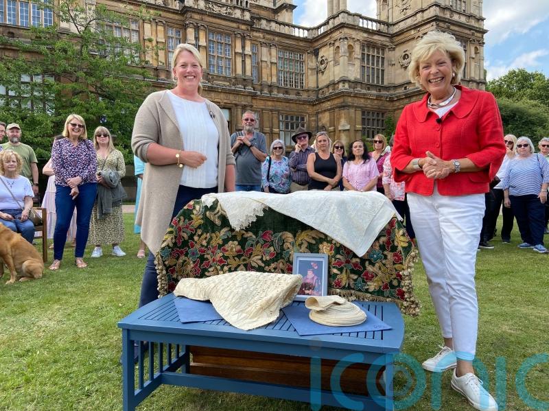 Antiques Roadshow expert shocked to discover rare Tudor sleeve in Nottingham
