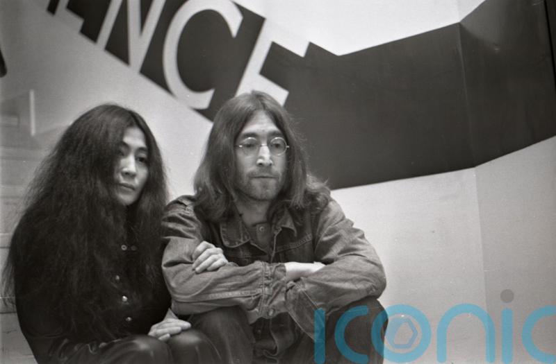 John Lennon’s glasses and Kurt Cobain guitar to headline blockbuster US auction