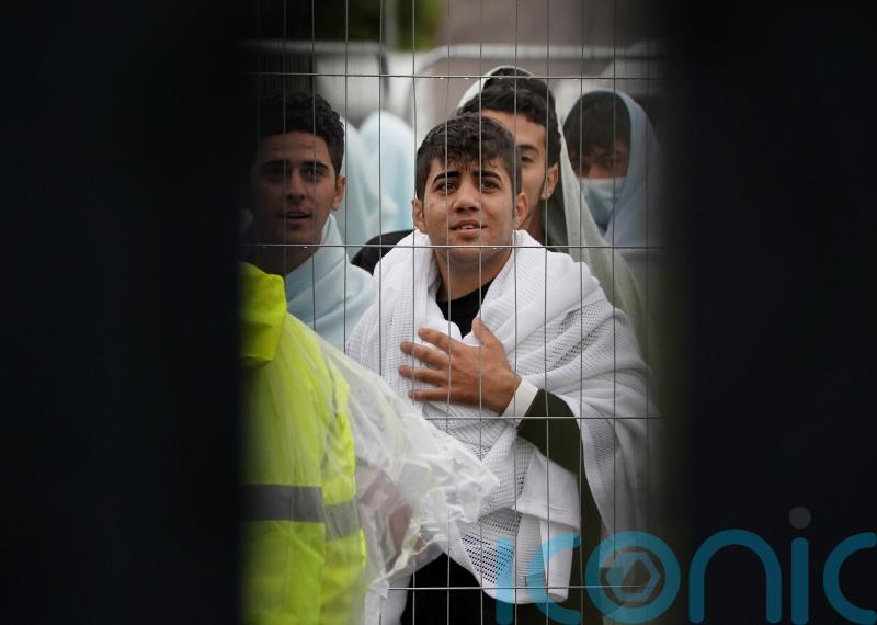 Cleverly’s ‘frank’ talk with Albanian PM over Braverman’s migrant claims