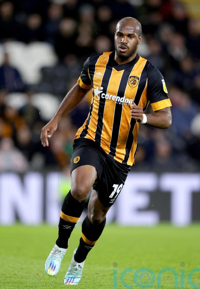 Hull begin Liam Rosenior reign with battling point after Oscar Estupinan red