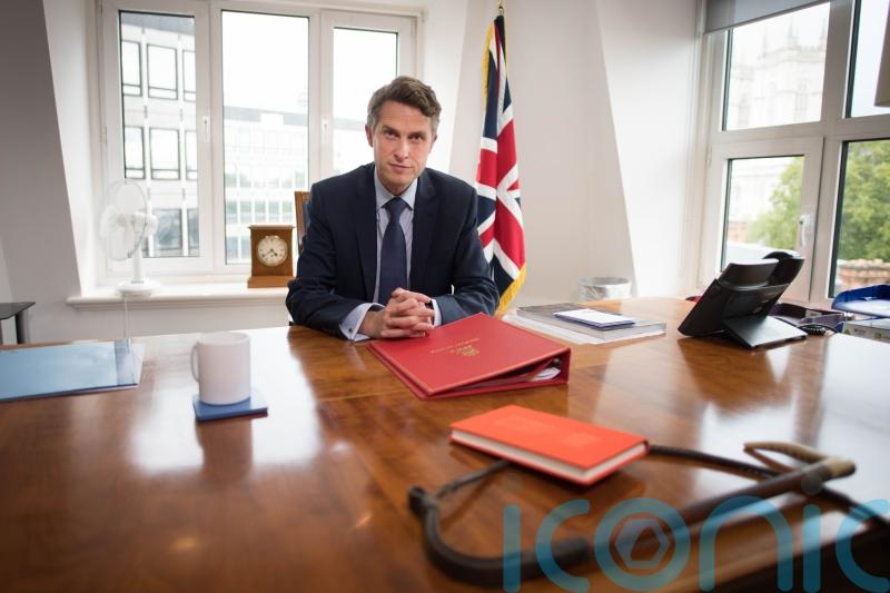 Gavin Williamson texts not acceptable or right, PM says
