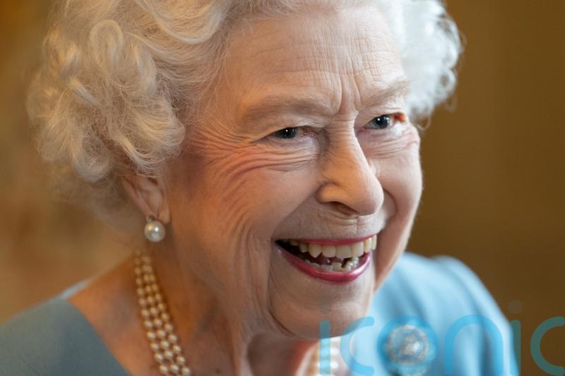 Sir Jonathan Pryce says public ‘will take comfort’ seeing Queen in The Crown