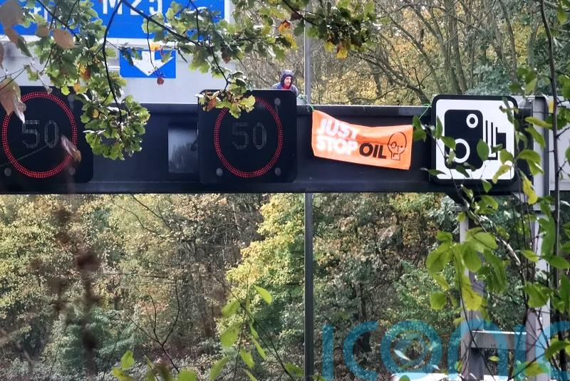 Met vows to ‘bring to justice’ Just Stop Oil protesters causing M25 disruption