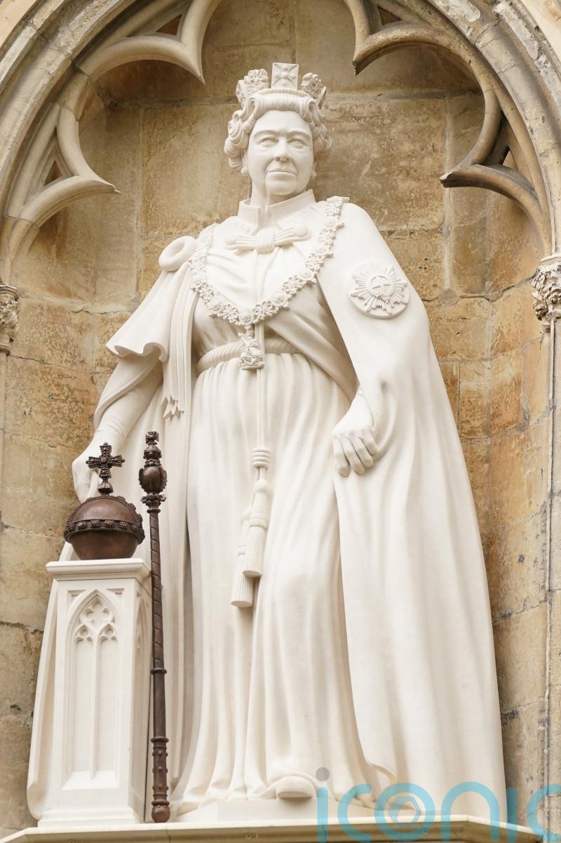 Charles unveils Queen statue as stonemason says it was his first portrait piece