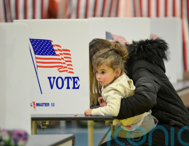 US midterms: Republicans close in on House win but Senate control up for grabs