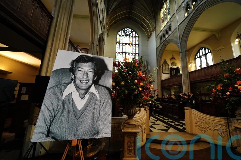Family of Lester Piggott moved by ‘overwhelming’ donation for charity