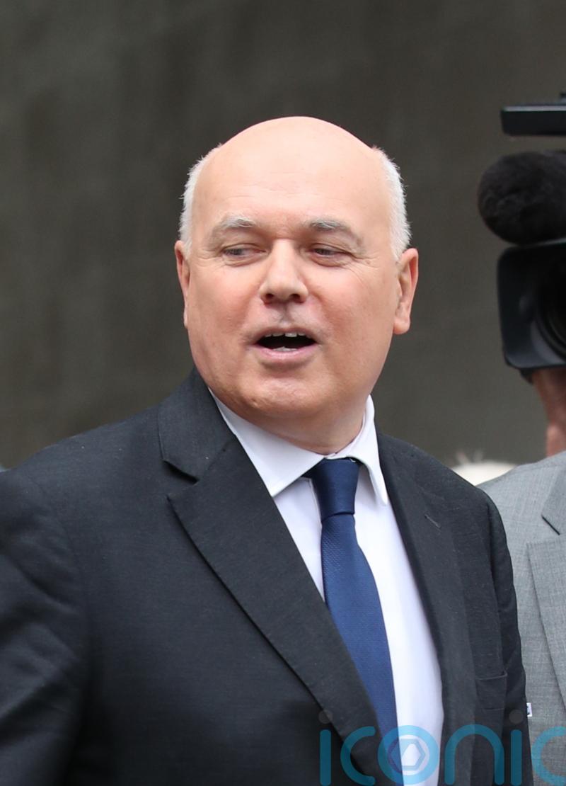 MPs Iain Duncan Smith and Robert Buckland to receive knighthoods from King
