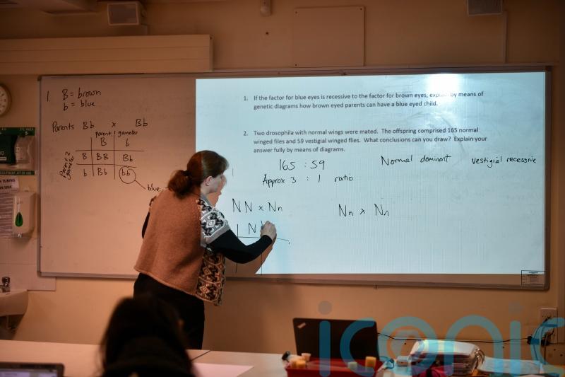 Secondary school teachers vote to strike