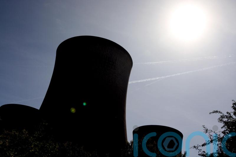 Sterling drops but gas generators lift the FTSE 100