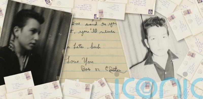 Collection of love letters written by Bob Dylan sells for 670,000 dollars